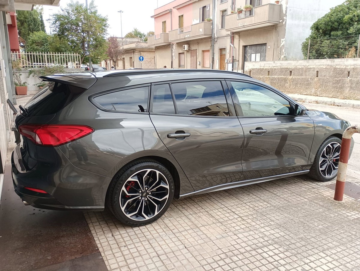 Ford Focus Station Wagon 1.5 TDCi 120 CV Start&Stop SW ST Line (3)