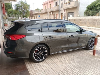 Ford Focus Station Wagon 1.5 TDCi 120 CV Start&Stop SW ST Line (3)