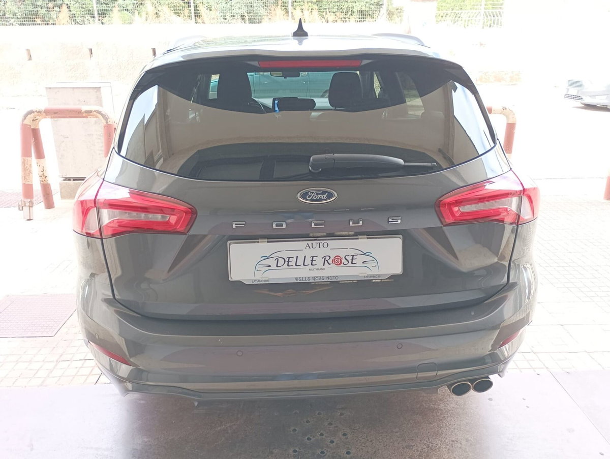 Ford Focus Station Wagon 1.5 TDCi 120 CV Start&Stop SW ST Line (4)
