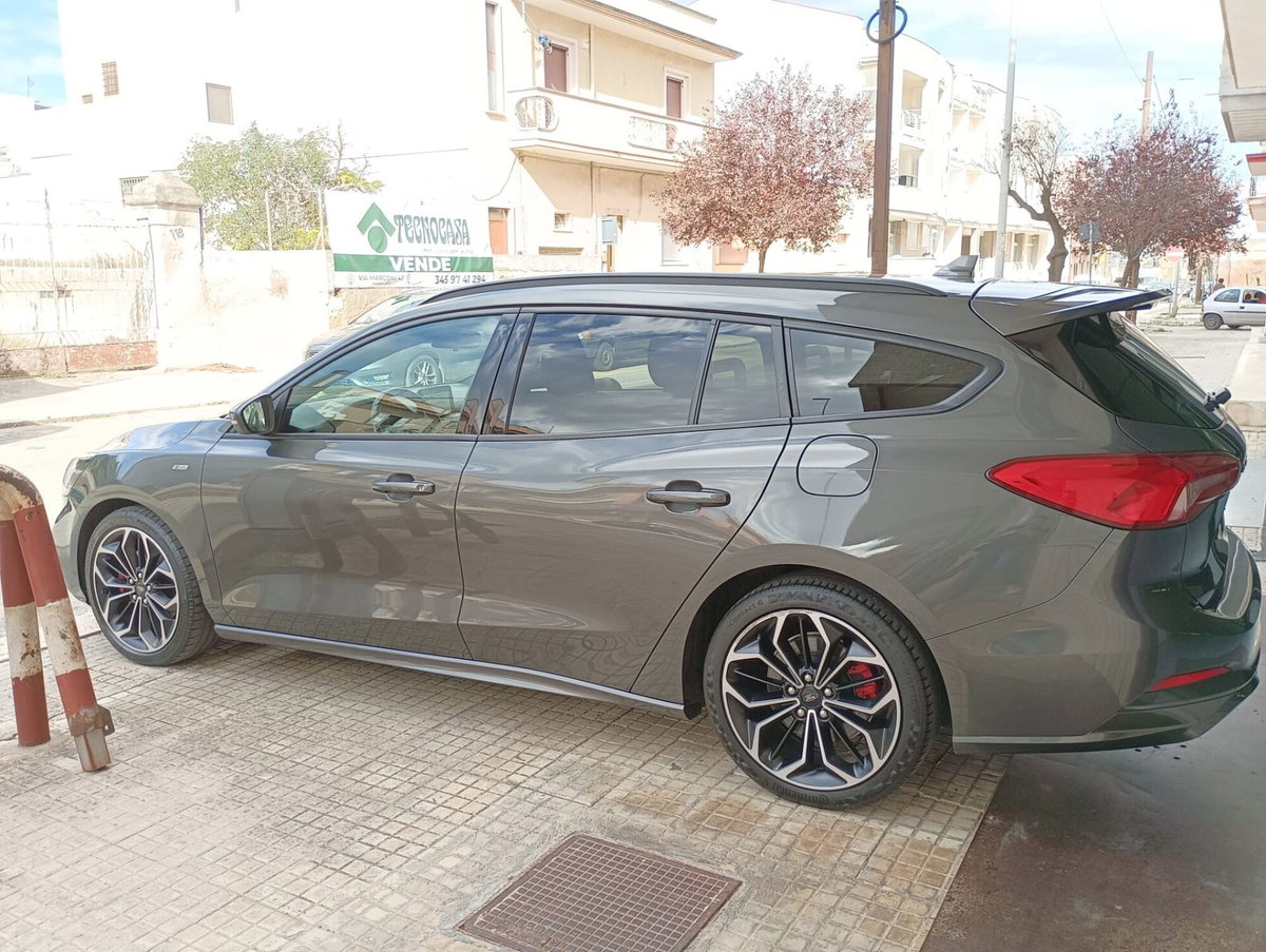 Ford Focus Station Wagon 1.5 TDCi 120 CV Start&Stop SW ST Line (6)