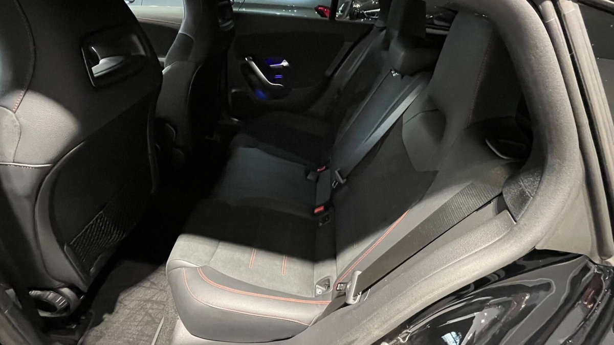 Mercedes-Benz CLA Shooting Brake 200 d Automatic Shooting Brake Premium (12)