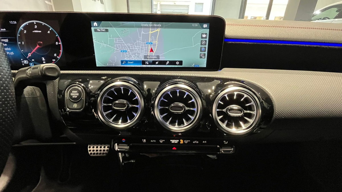 Mercedes-Benz CLA Shooting Brake 200 d Automatic Shooting Brake Premium (19)