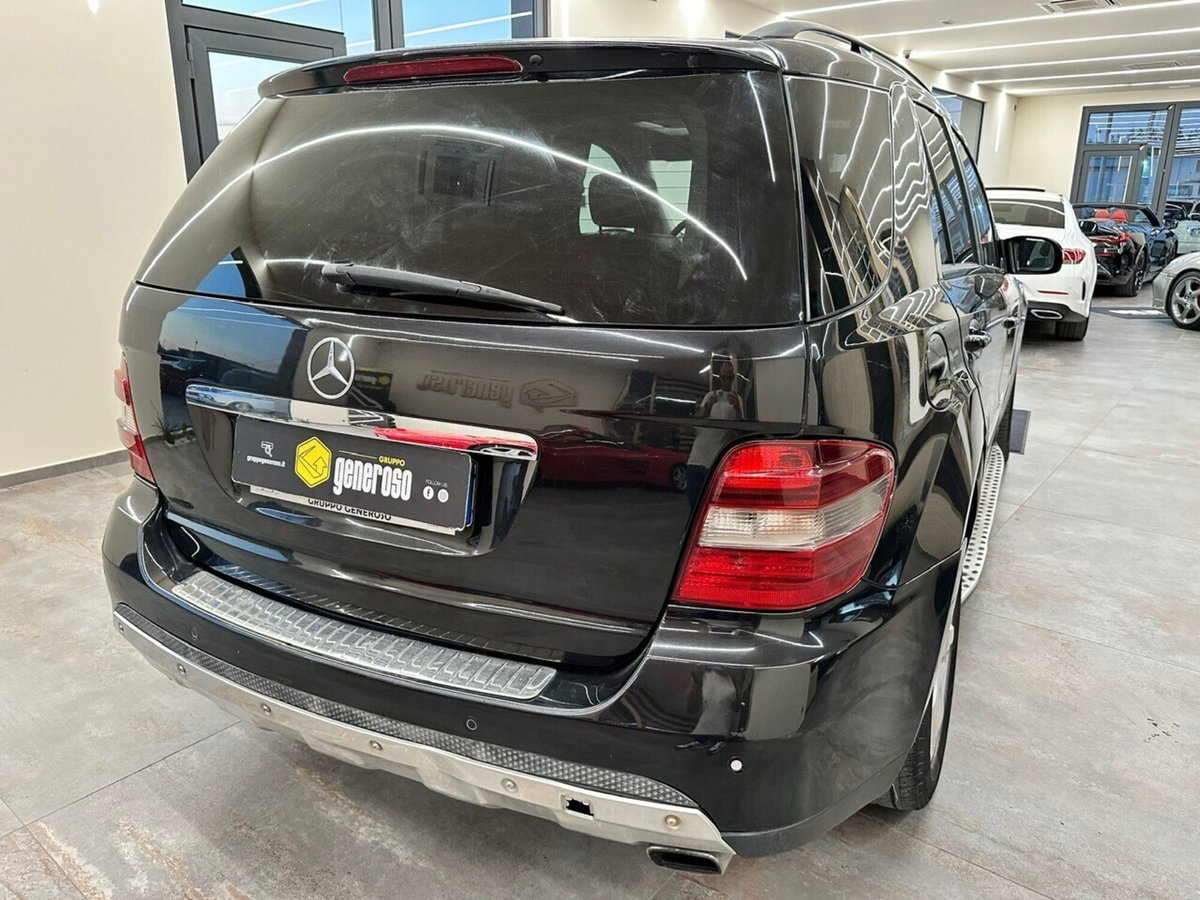 Mercedes-Benz Classe ML 320 CDI Sport (6)