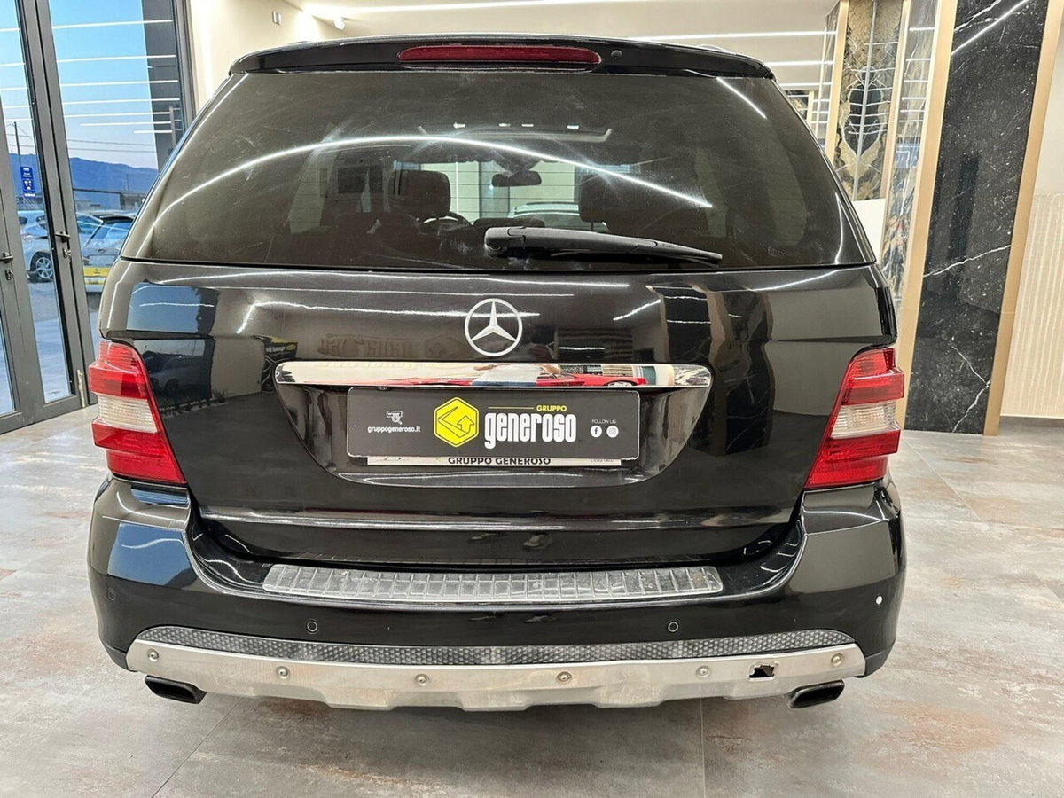 Mercedes-Benz Classe ML 320 CDI Sport (7)