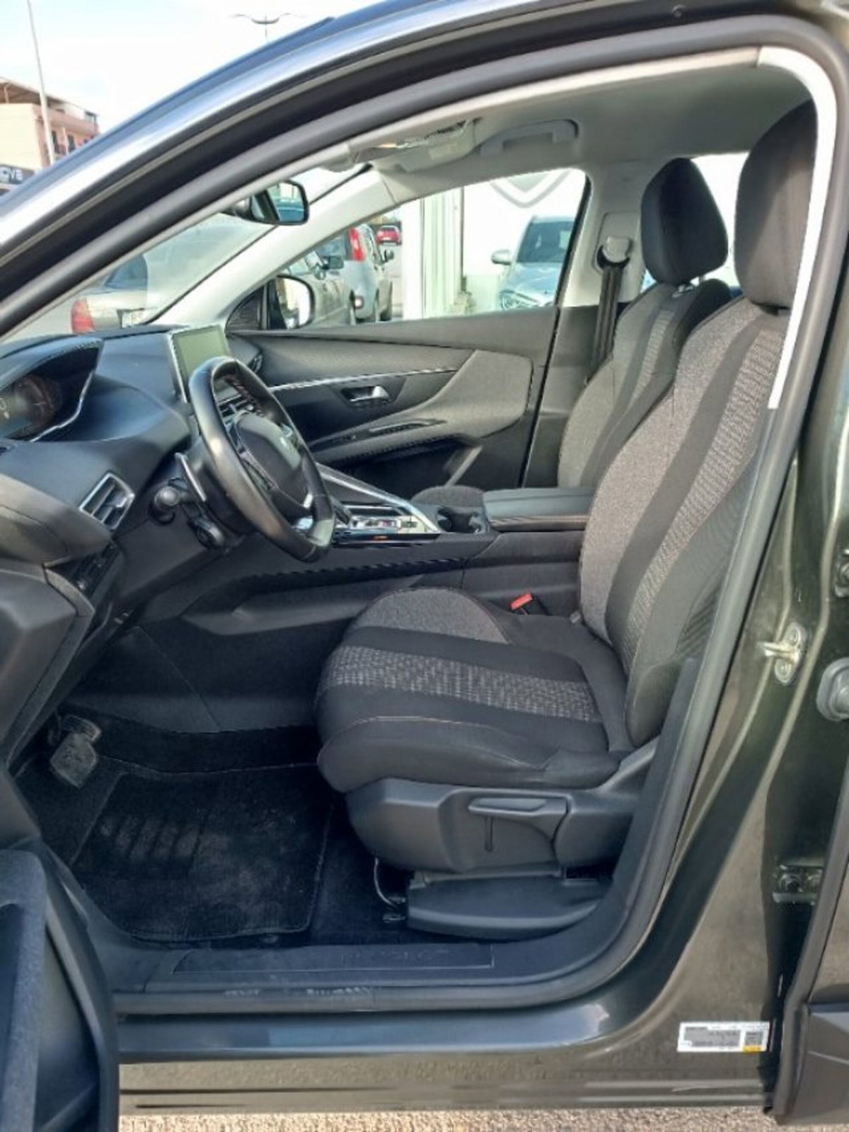 Peugeot 3008 BlueHDi 130 S&S EAT8 Active Pack (13)