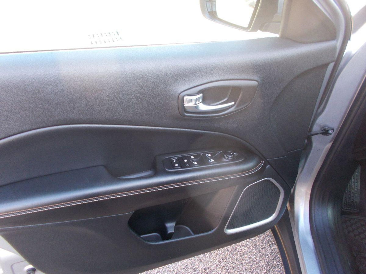 Jeep Compass 1.6 Multijet II 2WD Business (11)