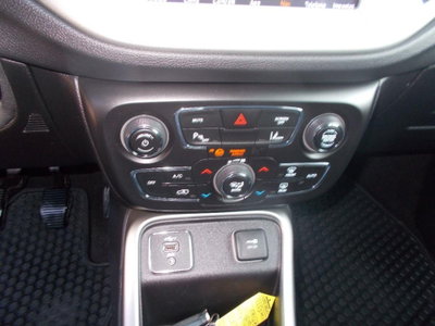 Jeep Compass 1.6 Multijet II 2WD Business (16)