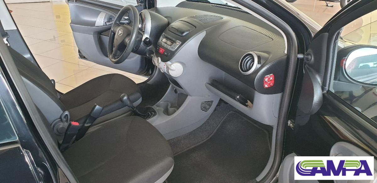 Toyota Aygo 1.0 12V VVT-i 5 porte Now Connect (11)