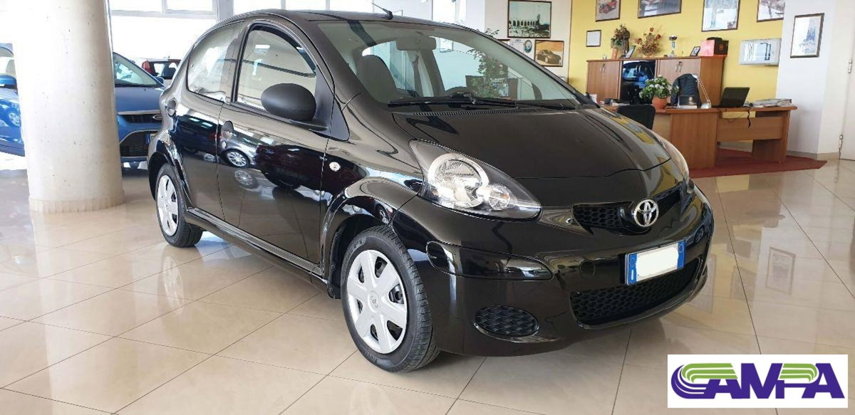 Toyota Aygo 1.0 12V VVT-i 5 porte Now Connect (3)