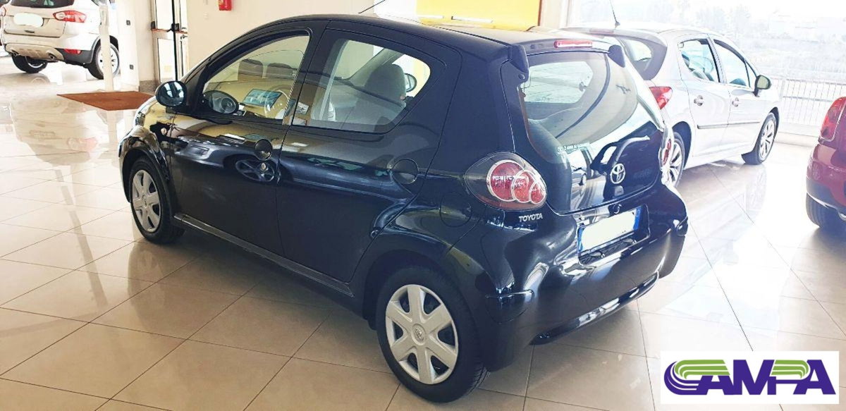 Toyota Aygo 1.0 12V VVT-i 5 porte Now Connect (6)