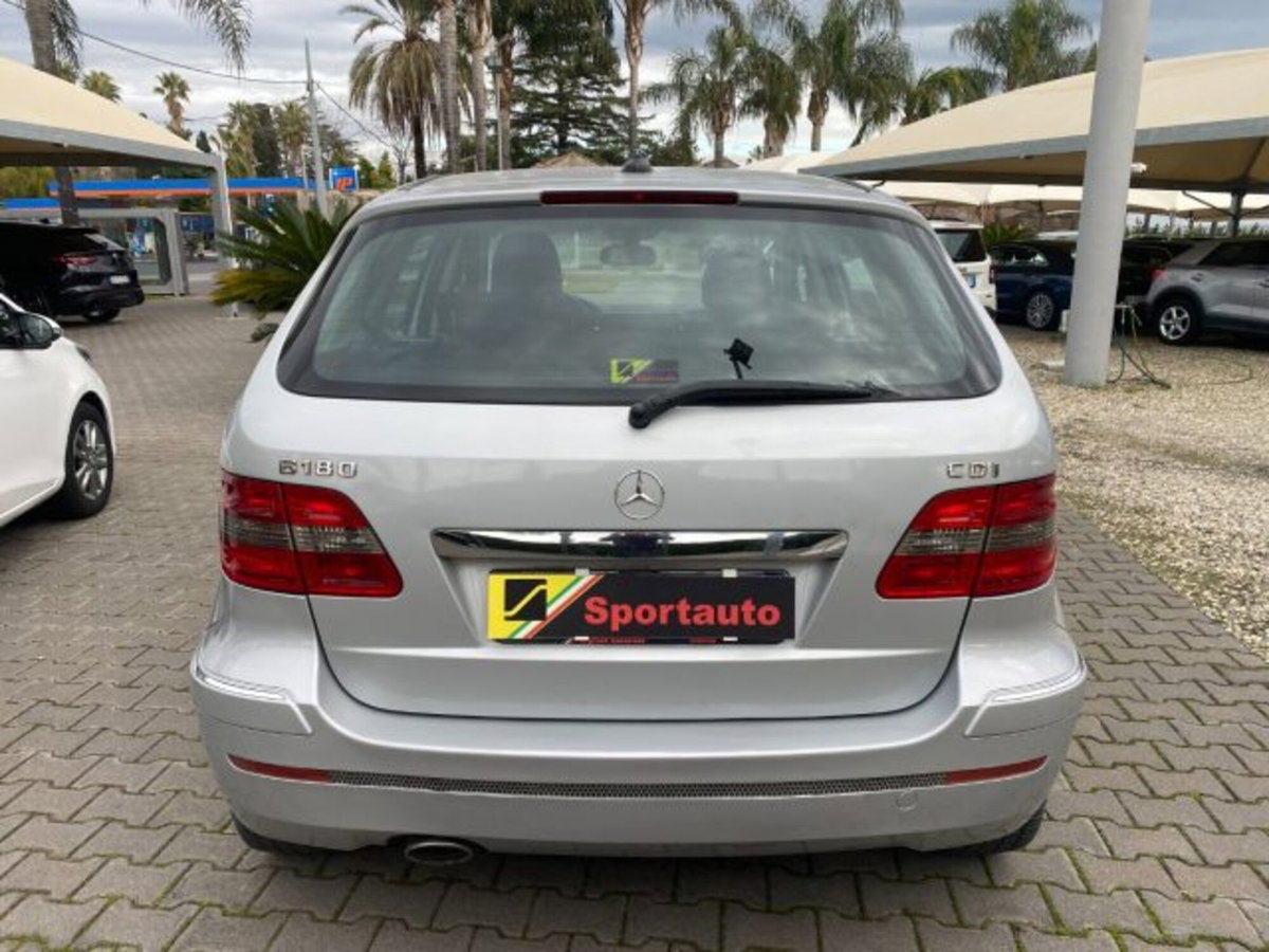 Mercedes-Benz Classe B 180 CDI Sport (10)