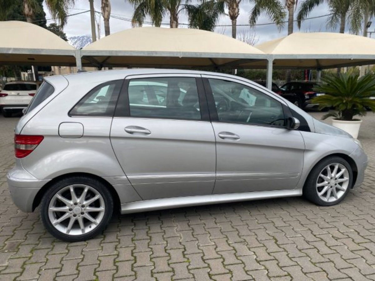 Mercedes-Benz Classe B 180 CDI Sport (13)