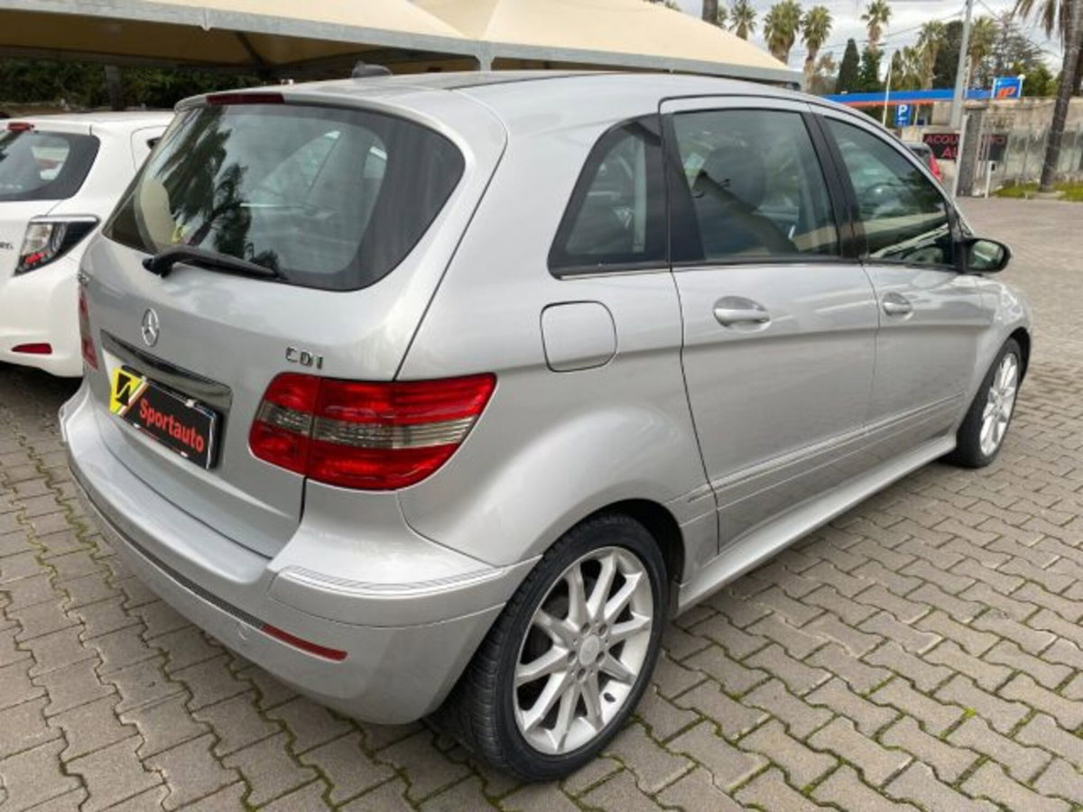 Mercedes-Benz Classe B 180 CDI Sport (4)