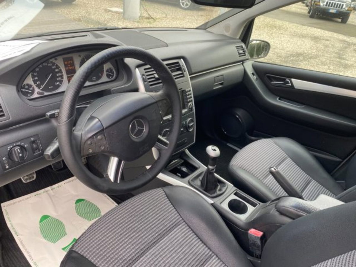 Mercedes-Benz Classe B 180 CDI Sport (5)