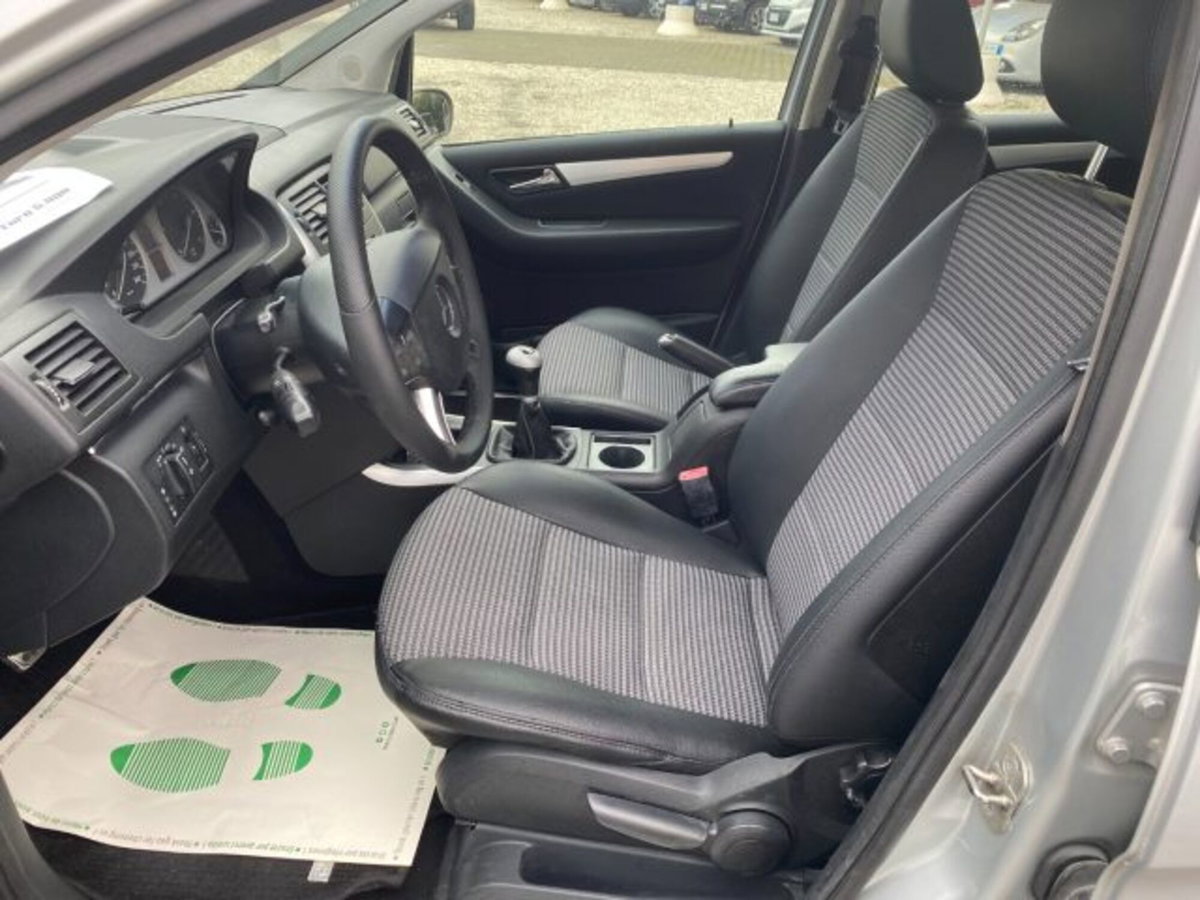 Mercedes-Benz Classe B 180 CDI Sport (6)