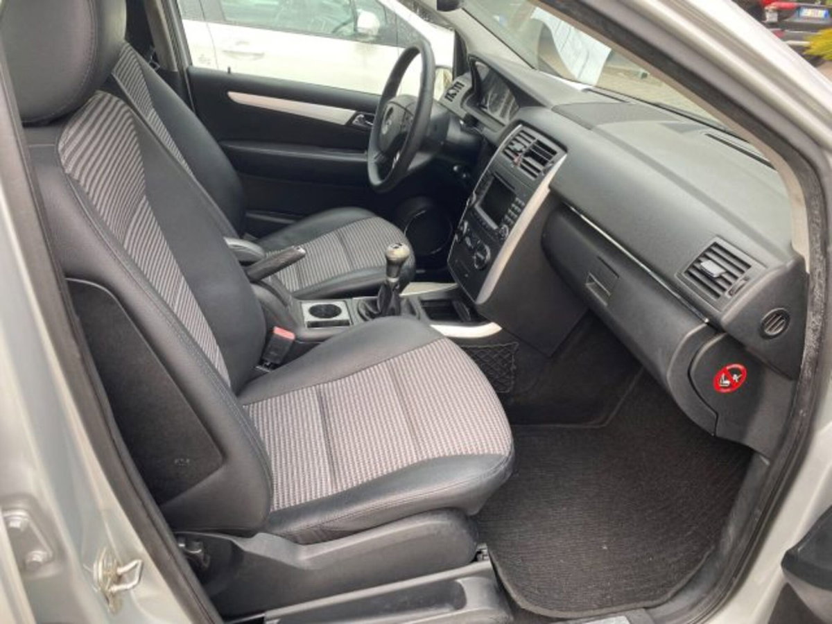 Mercedes-Benz Classe B 180 CDI Sport (7)