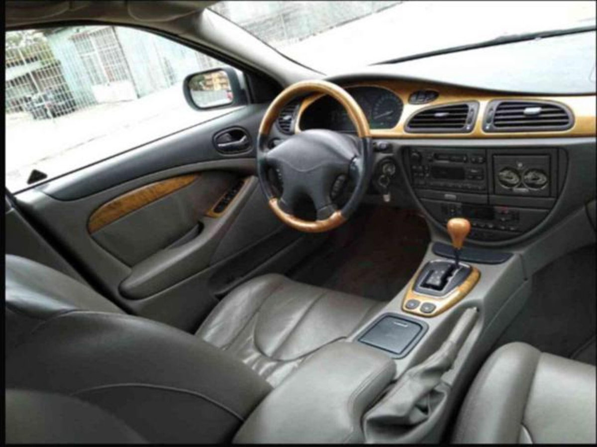 Jaguar S-Type 3.0 V6 Executive (4)