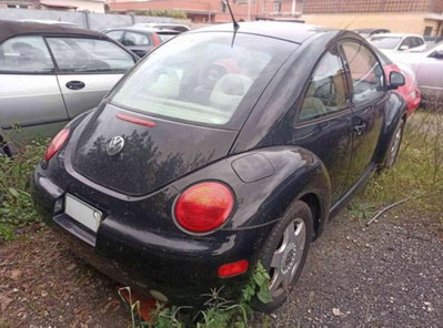 Volkswagen New Beetle 2.0 (6)