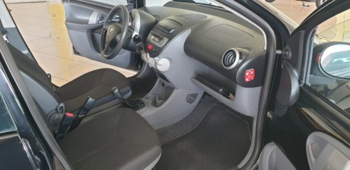 Toyota Aygo 1.0 12V VVT-i 5 porte Now Connect (10)