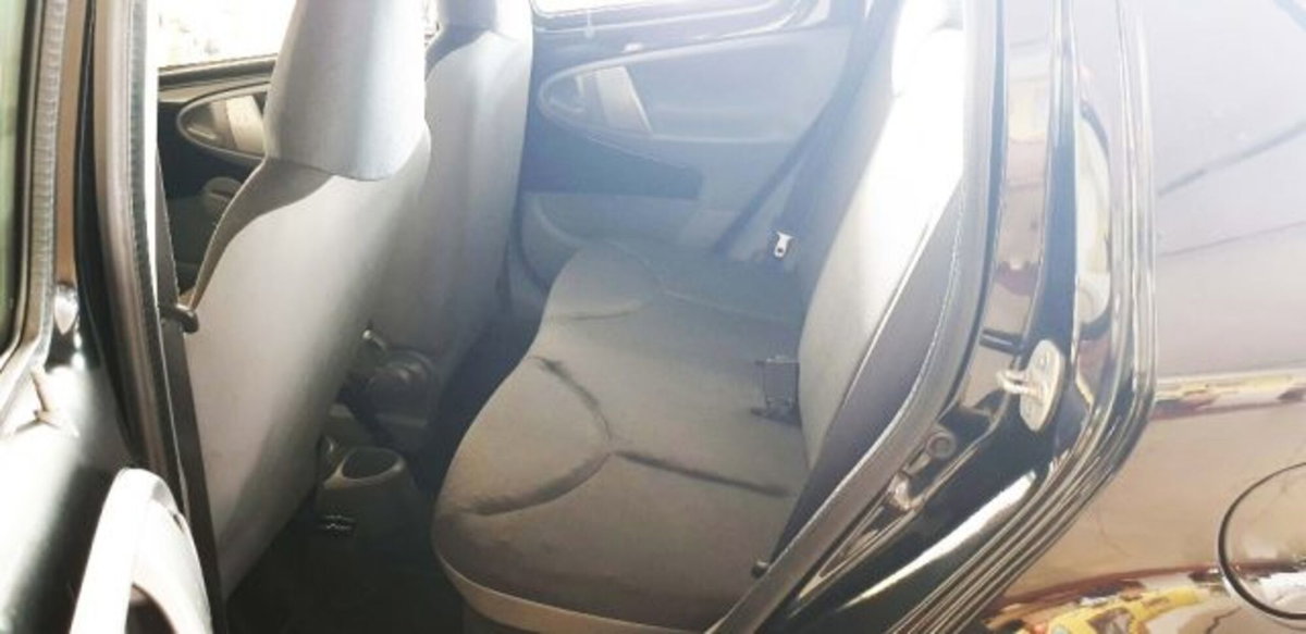 Toyota Aygo 1.0 12V VVT-i 5 porte Now Connect (7)
