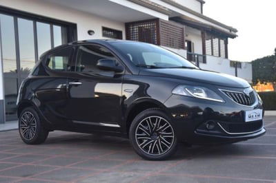 Lancia Ypsilon 1.0 FireFly 5 porte S&S Hybrid Ecochic Gold usata