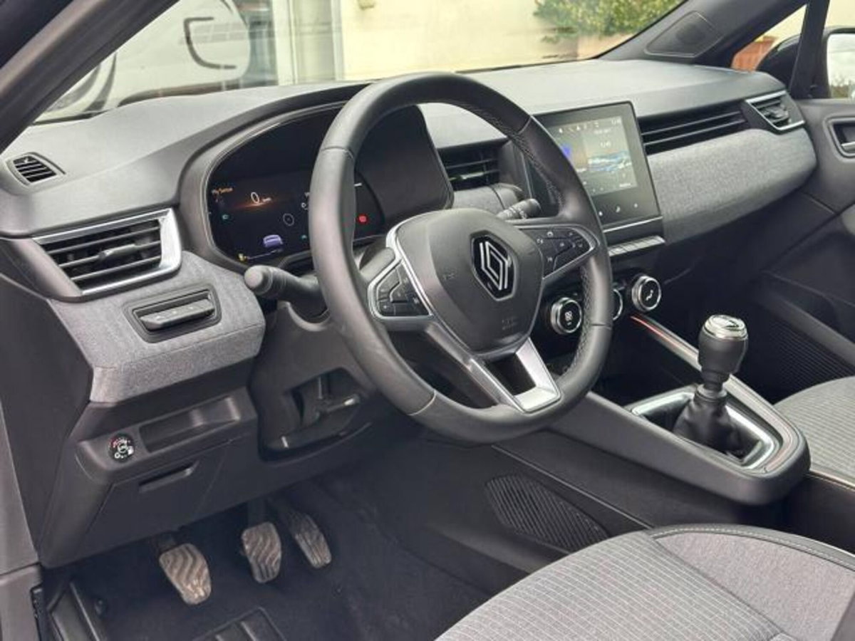Renault Clio 1.0 tce Techno Gpl 100cv (18)