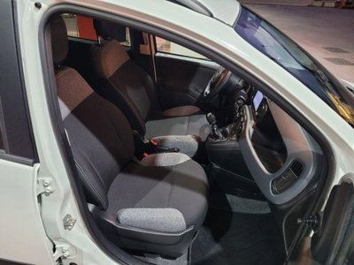 Fiat Panda 1.0 FireFly S&S Hybrid City Cross (9)