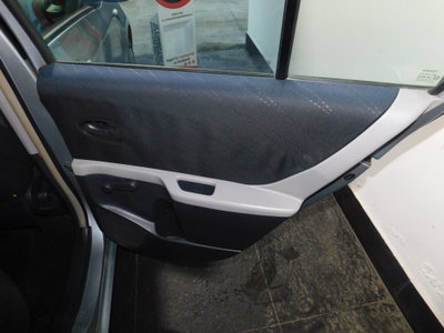 Toyota Yaris 1.0 5 porte Sol (15)