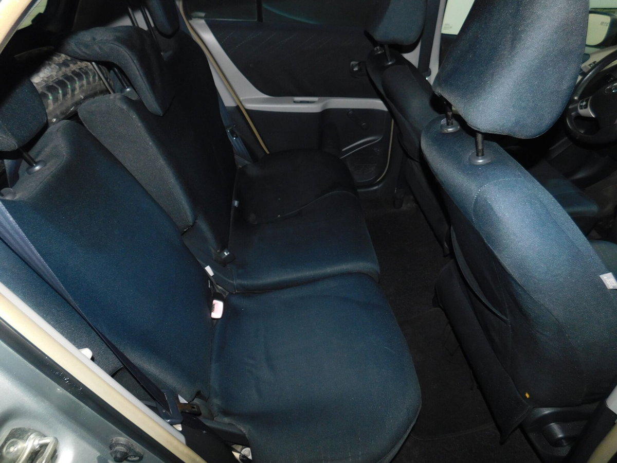 Toyota Yaris 1.0 5 porte Sol (16)