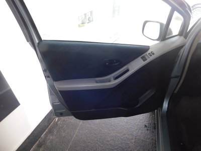 Toyota Yaris 1.0 5 porte Sol (8)