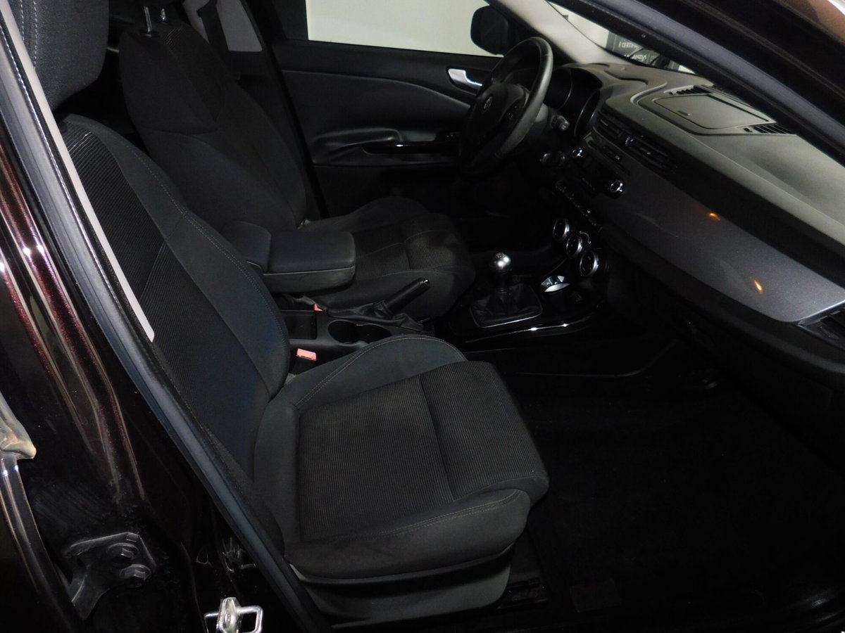 Alfa Romeo Giulietta 1.4 Turbo Distinctive Gpl 120cv E6 (14)