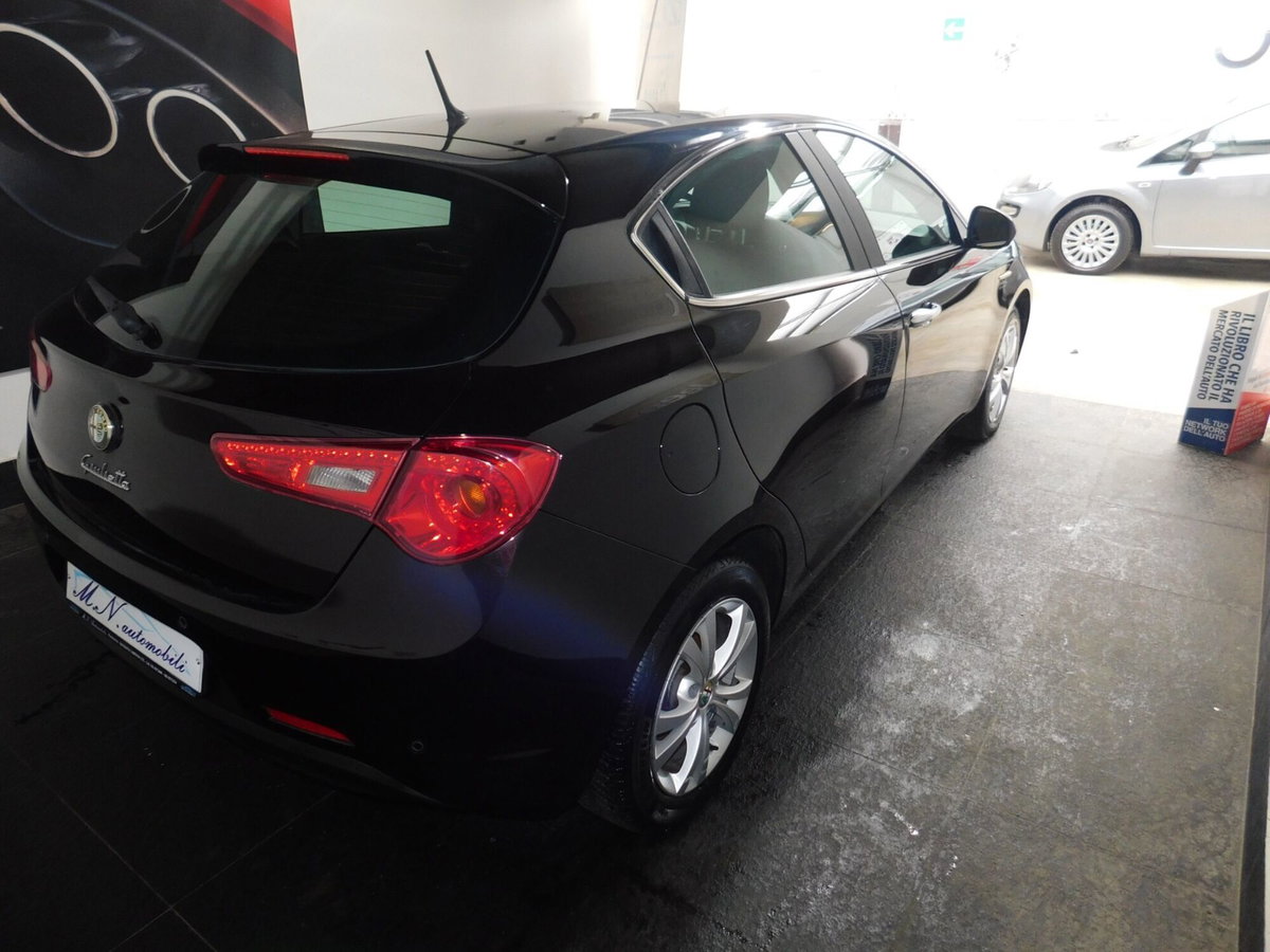 Alfa Romeo Giulietta 1.4 Turbo Distinctive Gpl 120cv E6 (17)
