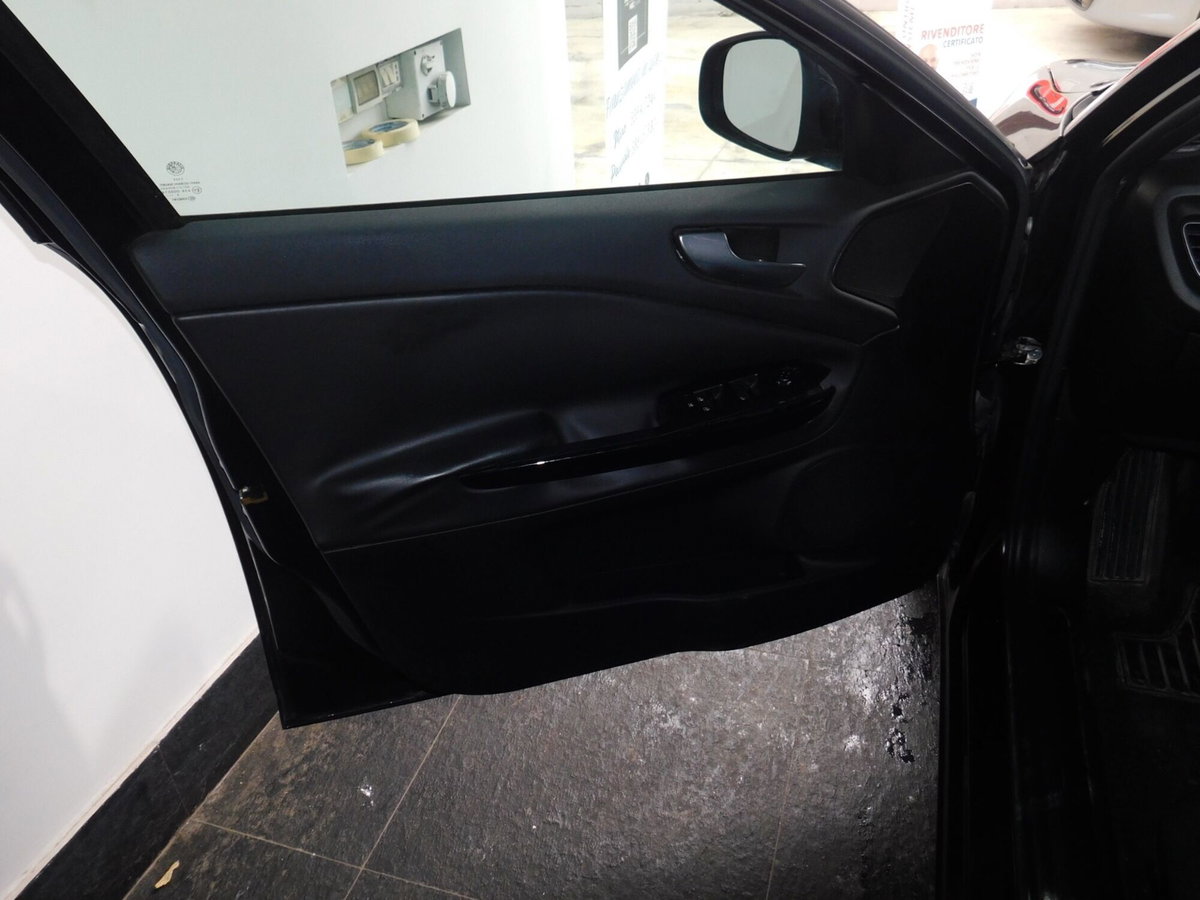 Alfa Romeo Giulietta 1.4 Turbo Distinctive Gpl 120cv E6 (4)