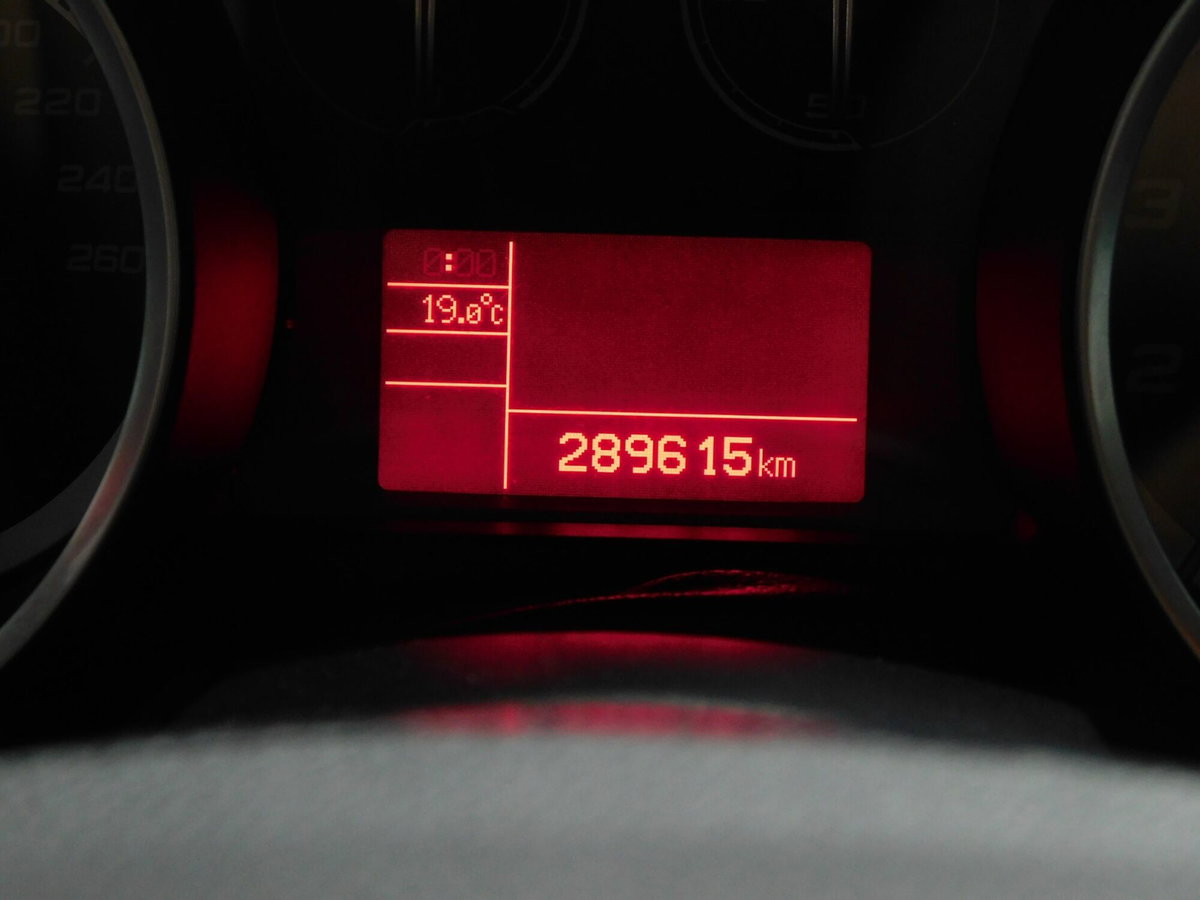 Alfa Romeo Giulietta 1.4 Turbo Distinctive Gpl 120cv E6 (6)