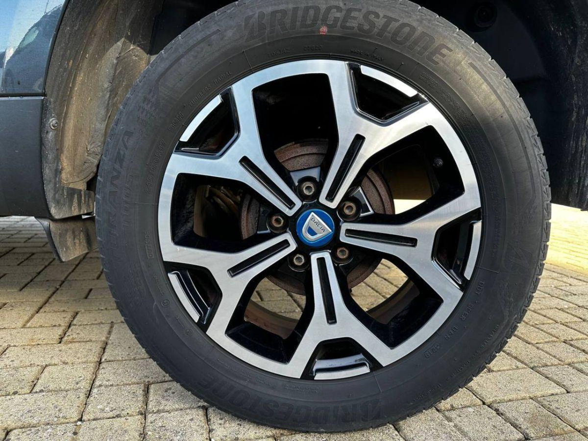 Dacia Duster 1.0 TCe 100 CV ECO-G 4x2 Essential (12)