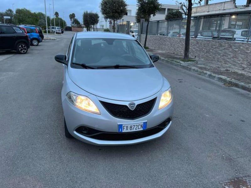 Lancia Ypsilon 1.2 69 CV 5 porte Gold 