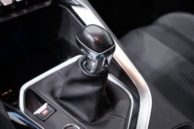 Peugeot 3008 PureTech Turbo 130 S&S Active Pack (19)