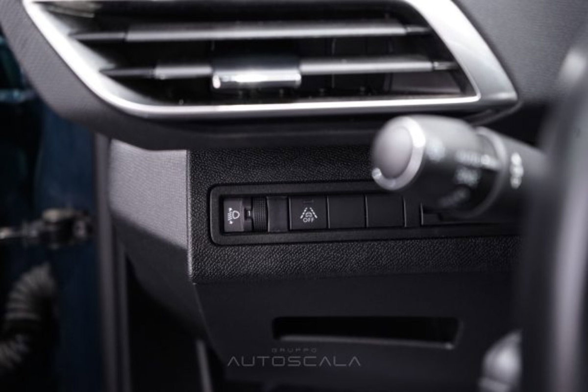 Peugeot 3008 PureTech Turbo 130 S&S Allure Pack (11)
