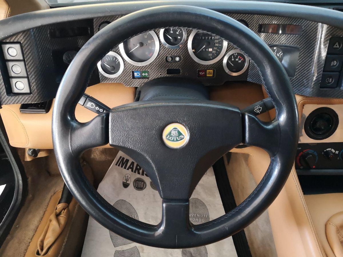 Lotus Esprit 2.2i turbo cat SE (10)