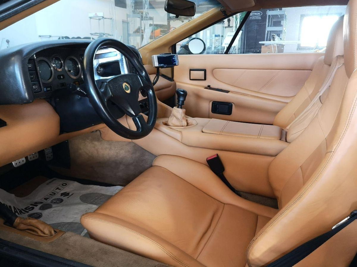 Lotus Esprit 2.2i turbo cat SE (11)