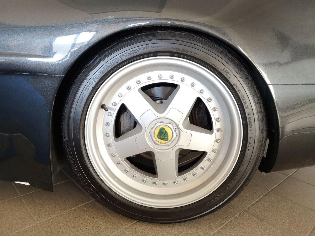 Lotus Esprit 2.2i turbo cat SE (7)