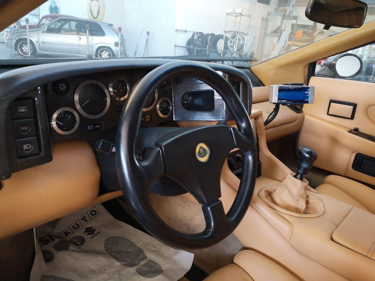 Lotus Esprit 2.2i turbo cat SE (9)