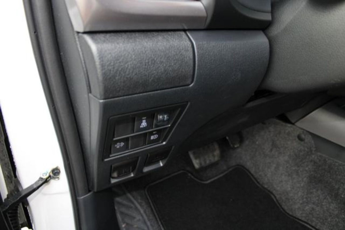 Toyota Hilux 2.D-4D 4WD porte Double Cab Comfort (12)