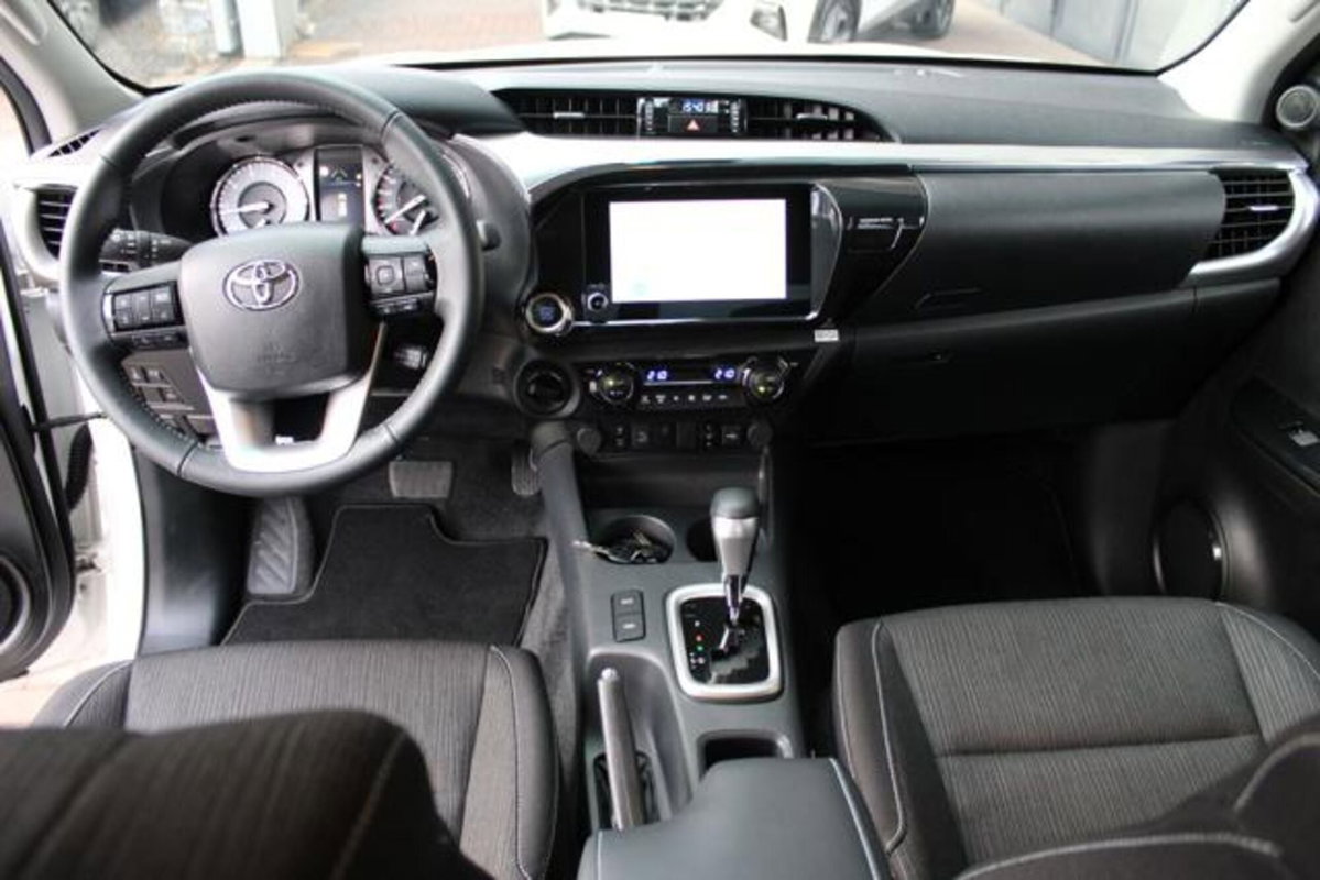 Toyota Hilux 2.D-4D 4WD porte Double Cab Comfort (14)