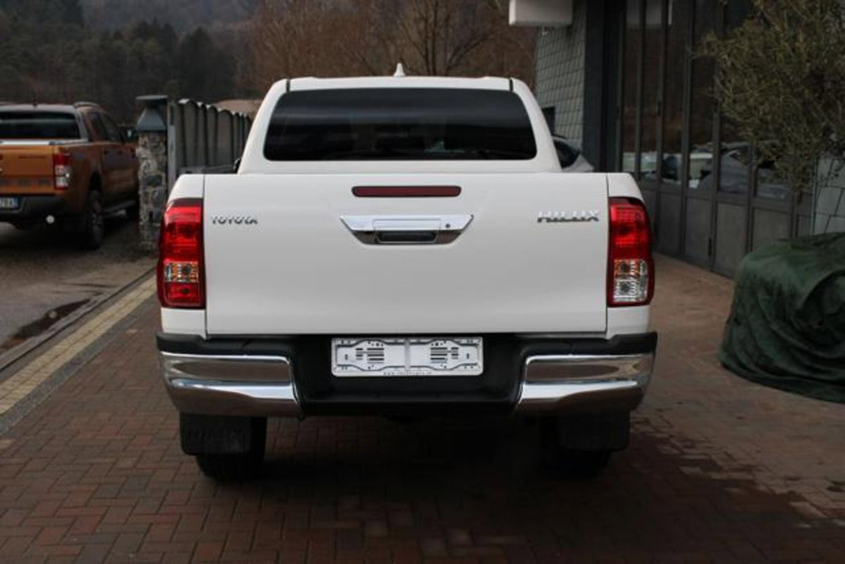 Toyota Hilux 2.D-4D 4WD porte Double Cab Comfort (6)