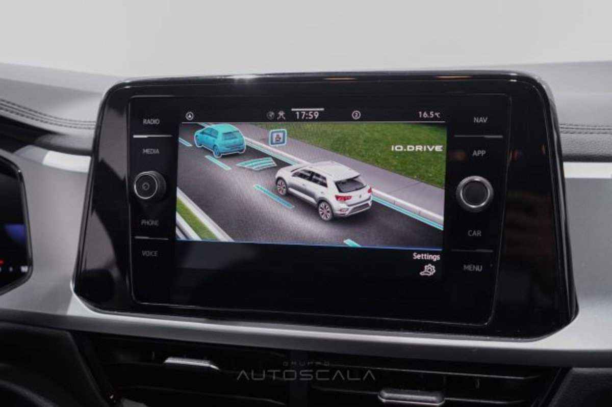 Volkswagen T-Roc 1.5 tsi Life dsg (15)