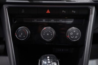 Volkswagen T-Roc 1.5 tsi Life dsg (17)