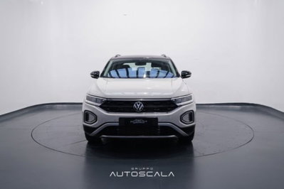 Volkswagen T-Roc 1.5 tsi Life dsg (2)