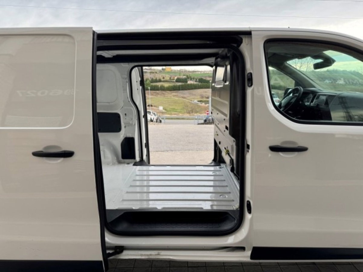 Opel Vivaro Furgone 1.5 Diesel 100CV S&S PL-TN M Furgone Enjoy (16)