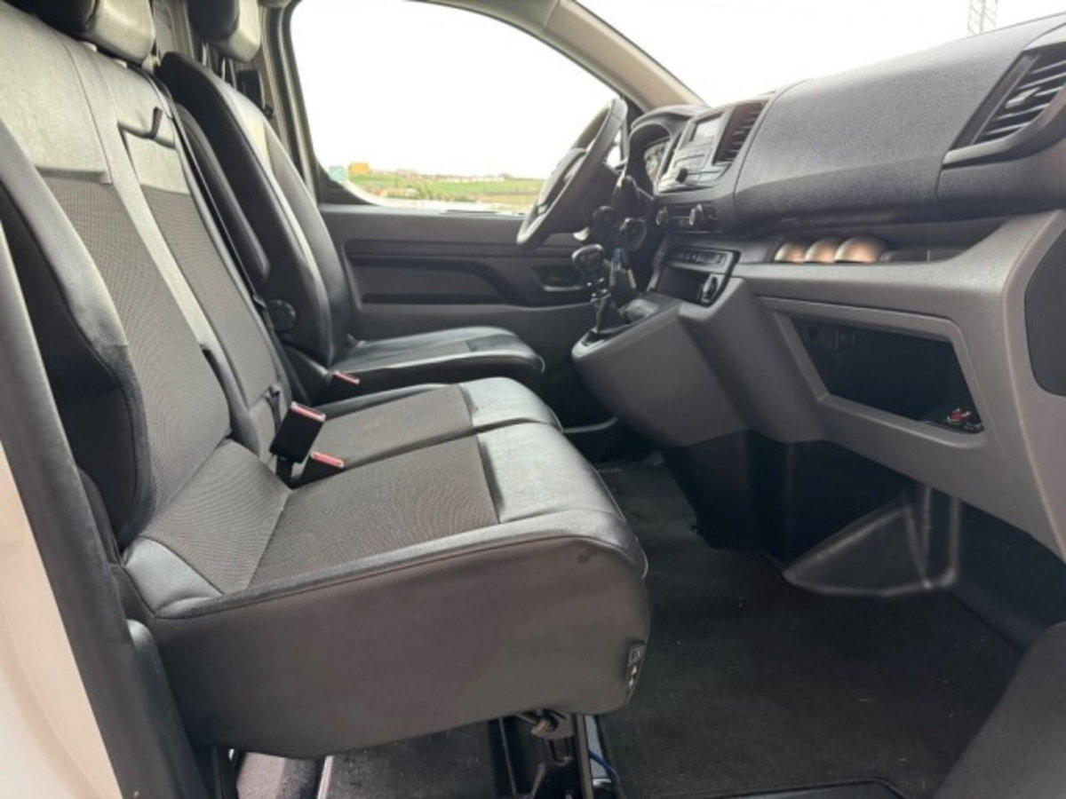 Opel Vivaro Furgone 1.5 Diesel 100CV S&S PL-TN M Furgone Enjoy (18)